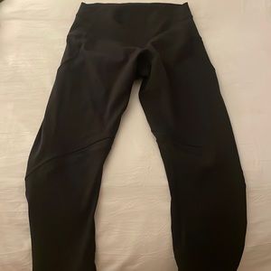 Black Lululemon legging size 6